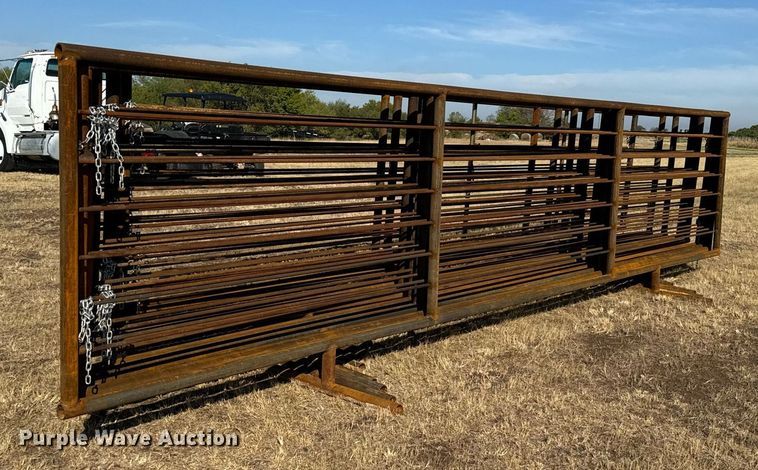 image for item IE9126 (10) metal cattle panels