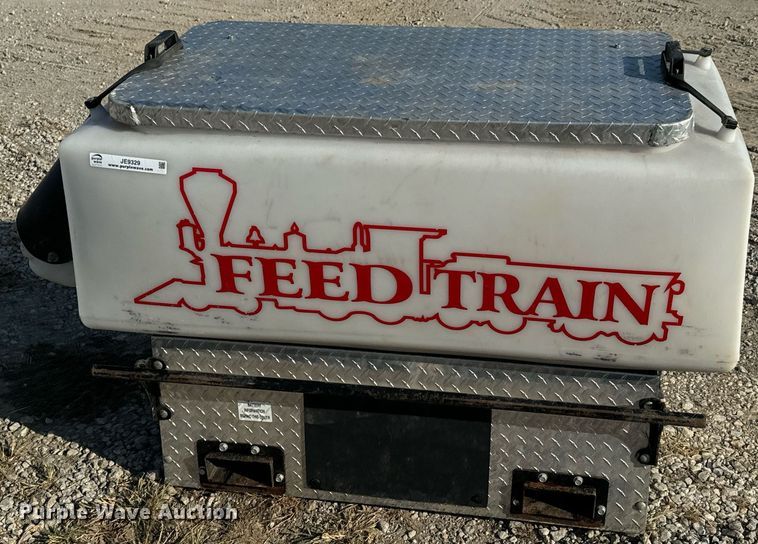 image for item JE9329 Feed Train cake feeder