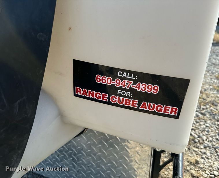 image for item JE9329 Feed Train cake feeder