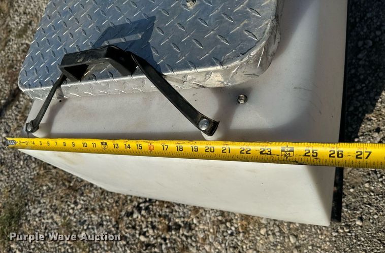 image for item JE9329 Feed Train cake feeder