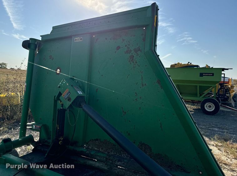 image for item JE9330 John Deere 2018 batwing rotary mower