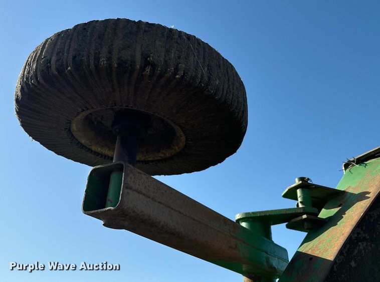 image for item JE9330 John Deere 2018 batwing rotary mower