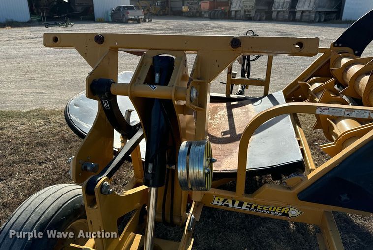 image for item JE9334 Tube Line BF5000SL bale feeder