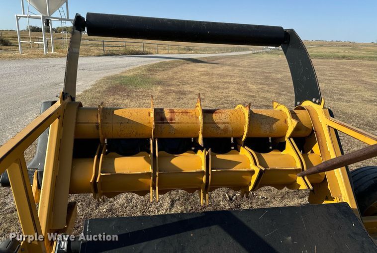 image for item JE9334 Tube Line BF5000SL bale feeder