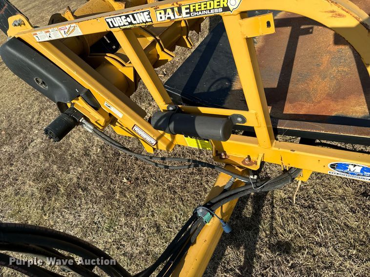 image for item JE9334 Tube Line BF5000SL bale feeder