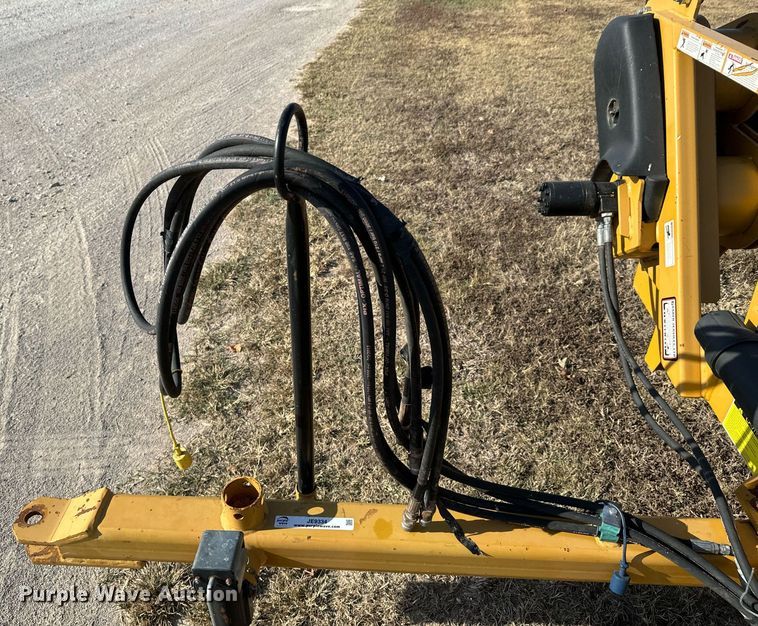 image for item JE9334 Tube Line BF5000SL bale feeder