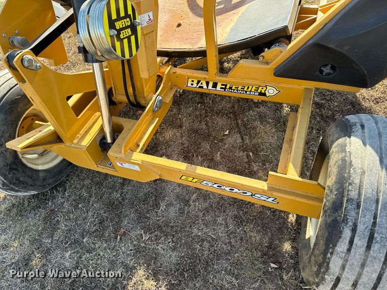 image for item JE9334 Tube Line BF5000SL bale feeder