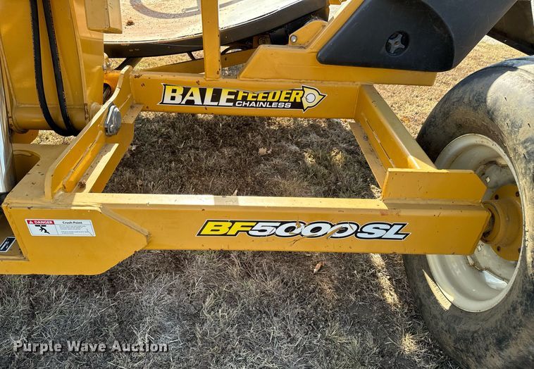 image for item JE9334 Tube Line BF5000SL bale feeder