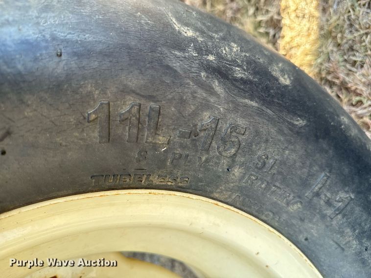 image for item JE9334 Tube Line BF5000SL bale feeder