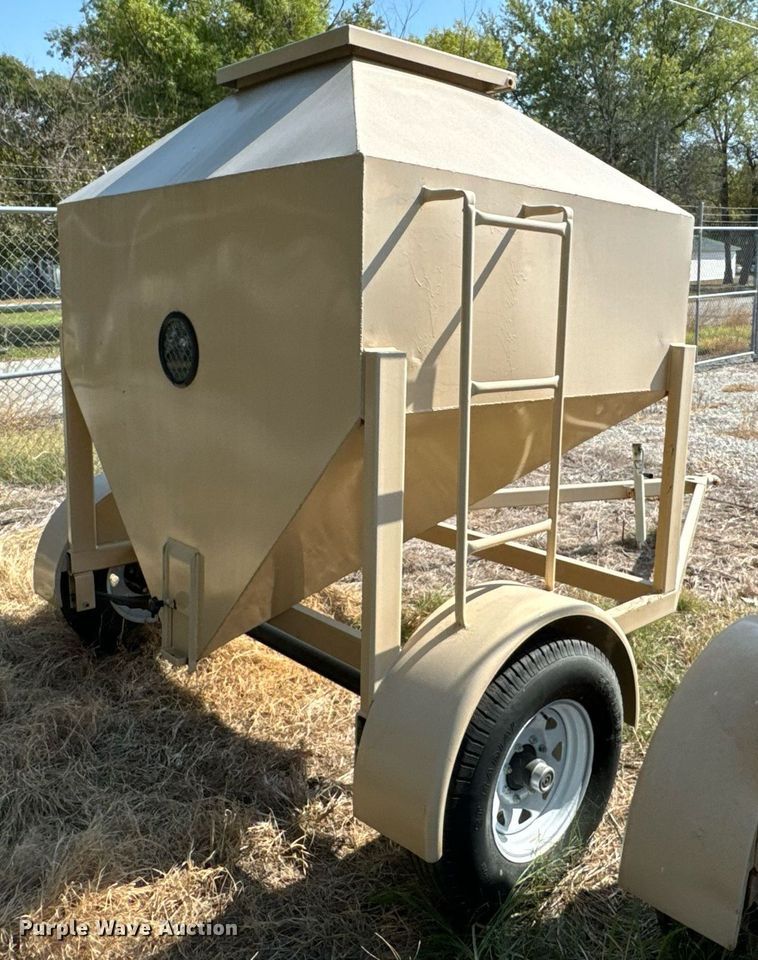 image for item JE9361 Feed cart