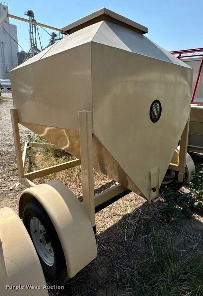 image for item JE9364 Feed cart