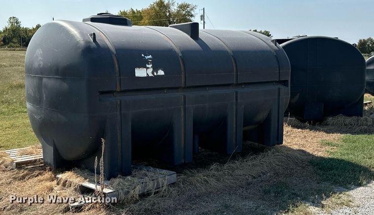 image for item JE9371 (2) poly tanks