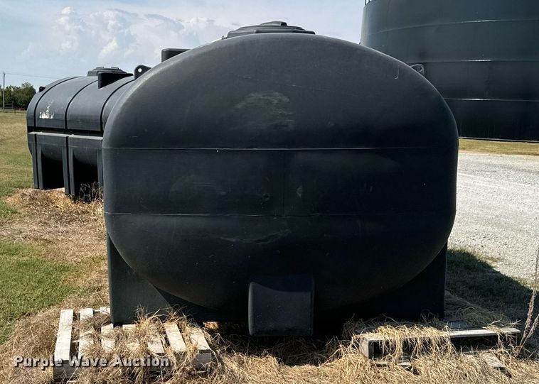 image for item JE9371 (2) poly tanks