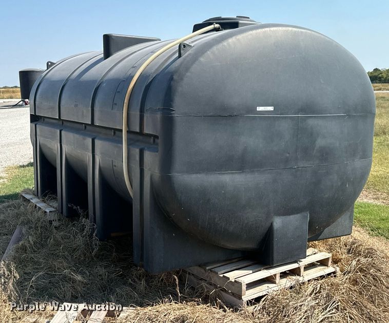 image for item JE9371 (2) poly tanks