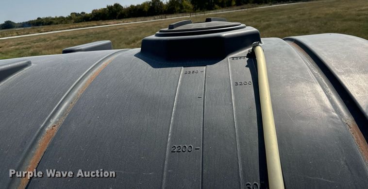 image for item JE9371 (2) poly tanks