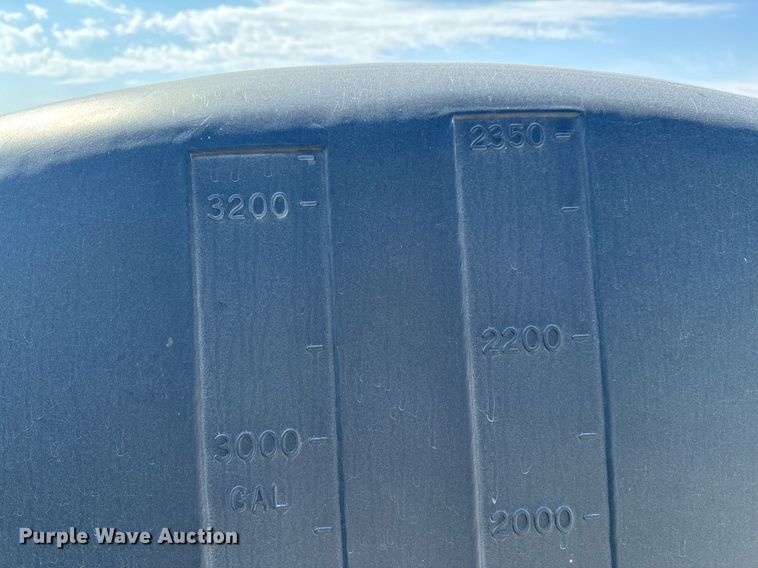 image for item JE9371 (2) poly tanks