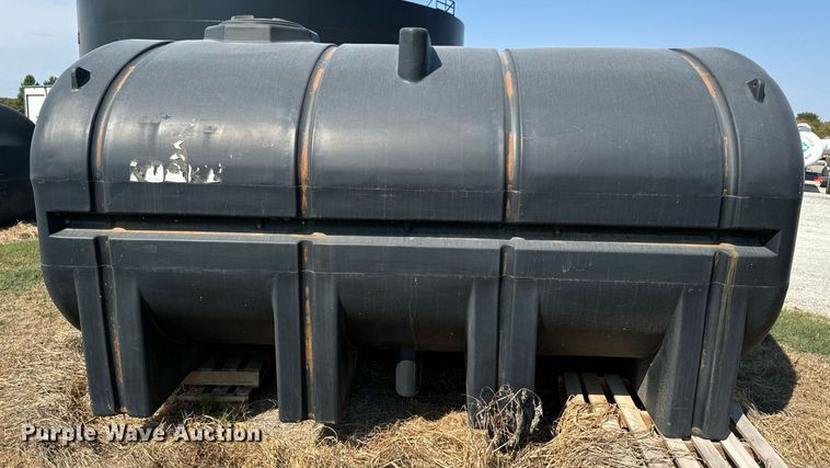 image for item JE9371 (2) poly tanks