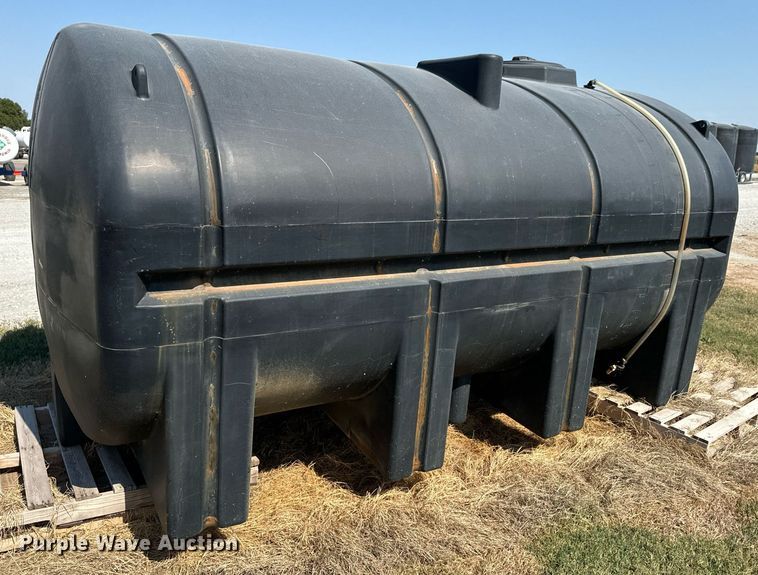 image for item JE9371 (2) poly tanks