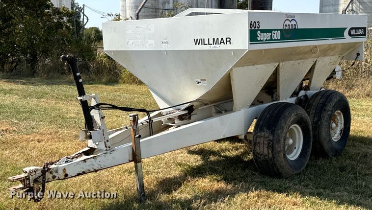 image for item JE9372 Willmar Super 600 spreader