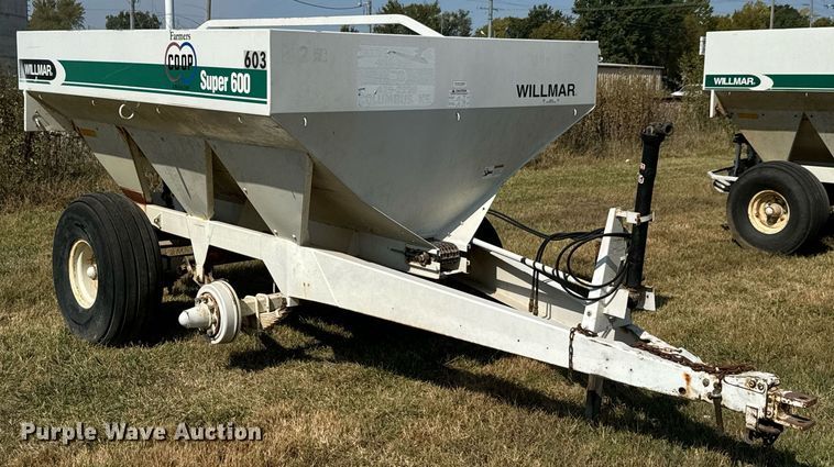 image for item JE9372 Willmar Super 600 spreader