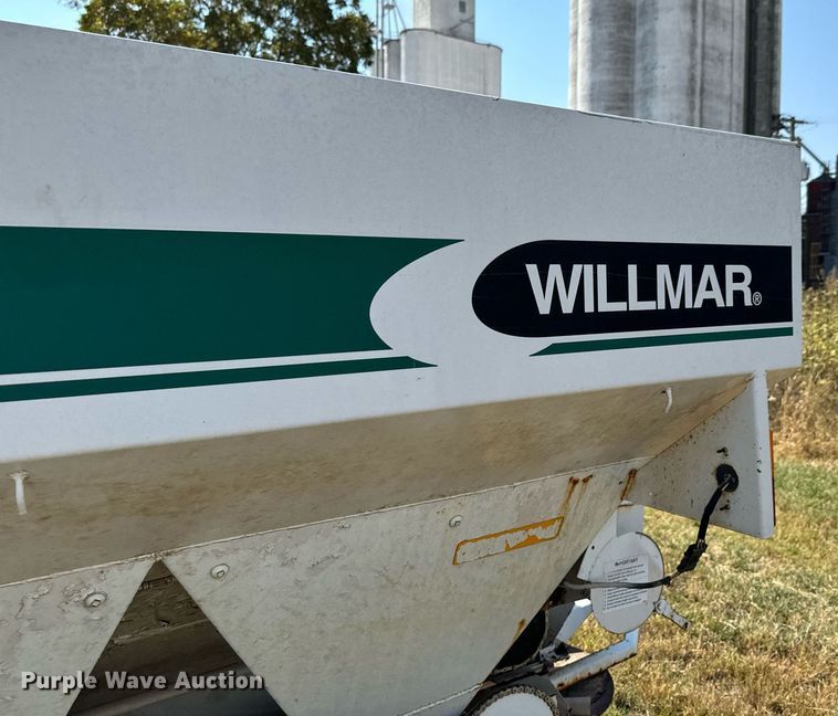 image for item JE9372 Willmar Super 600 spreader