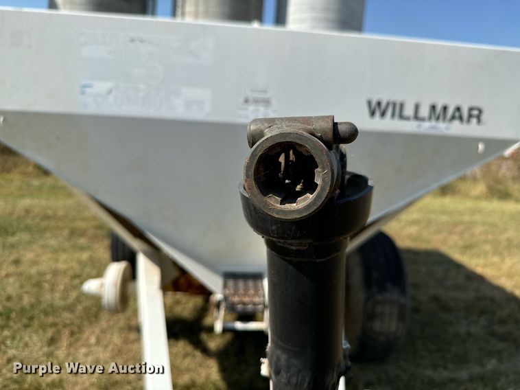 image for item JE9372 Willmar Super 600 spreader