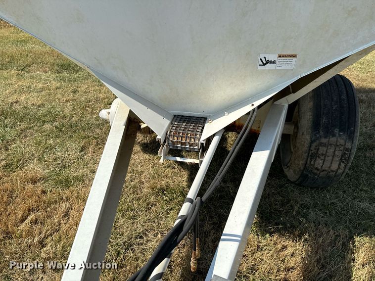 image for item JE9372 Willmar Super 600 spreader