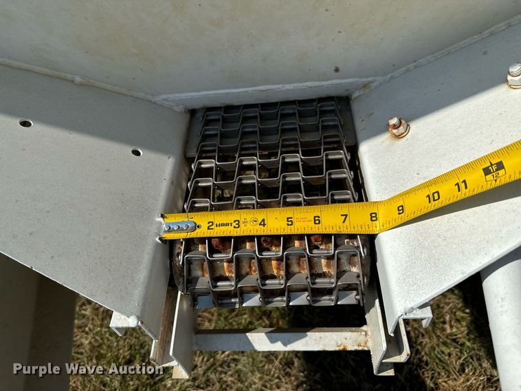 image for item JE9372 Willmar Super 600 spreader