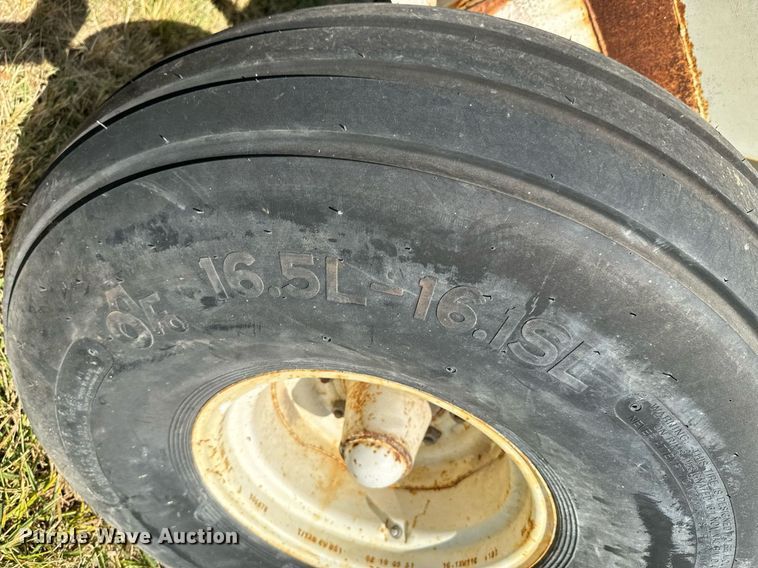 image for item JE9372 Willmar Super 600 spreader