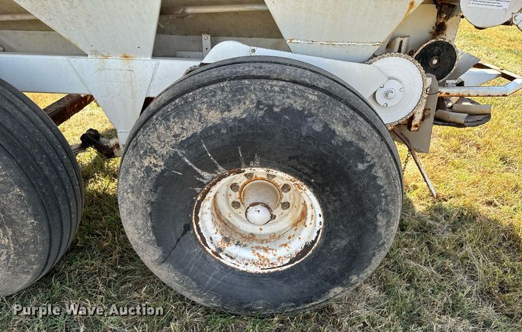 image for item JE9372 Willmar Super 600 spreader