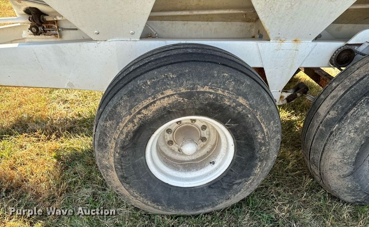 image for item JE9372 Willmar Super 600 spreader