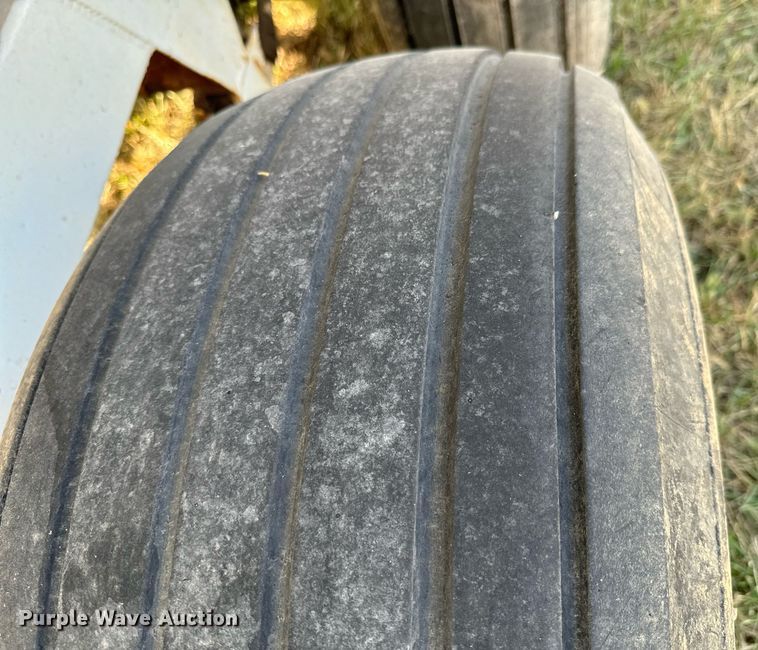 image for item JE9372 Willmar Super 600 spreader