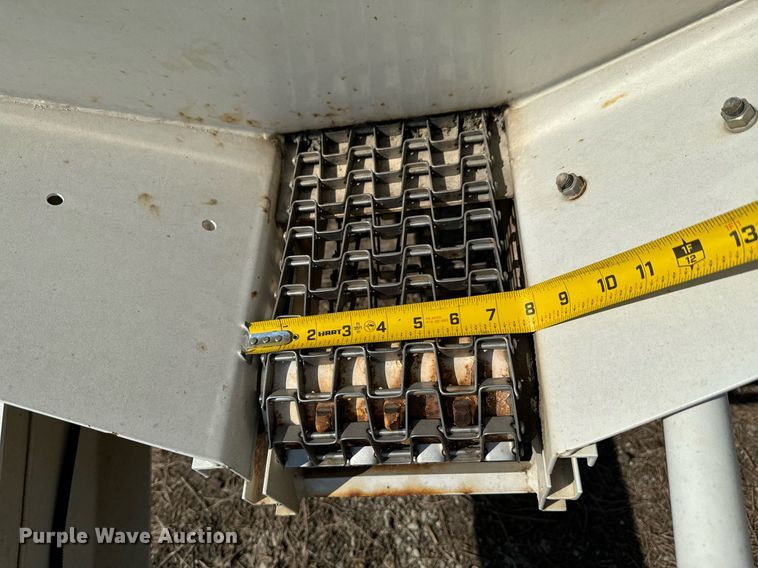 image for item JE9373 Willmar Super 800 spreader