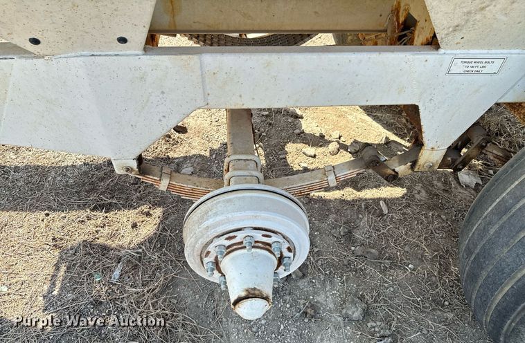 image for item JE9373 Willmar Super 800 spreader