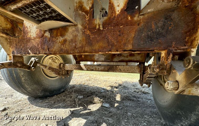 image for item JE9373 Willmar Super 800 spreader