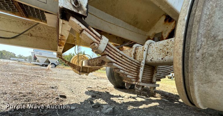 image for item JE9373 Willmar Super 800 spreader