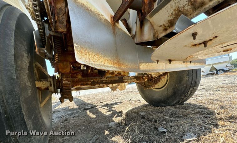 image for item JE9373 Willmar Super 800 spreader