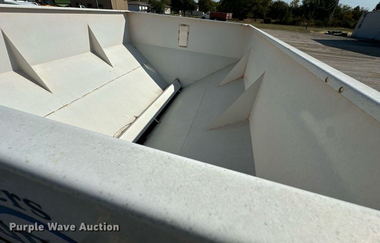 image for item JE9373 Willmar Super 800 spreader