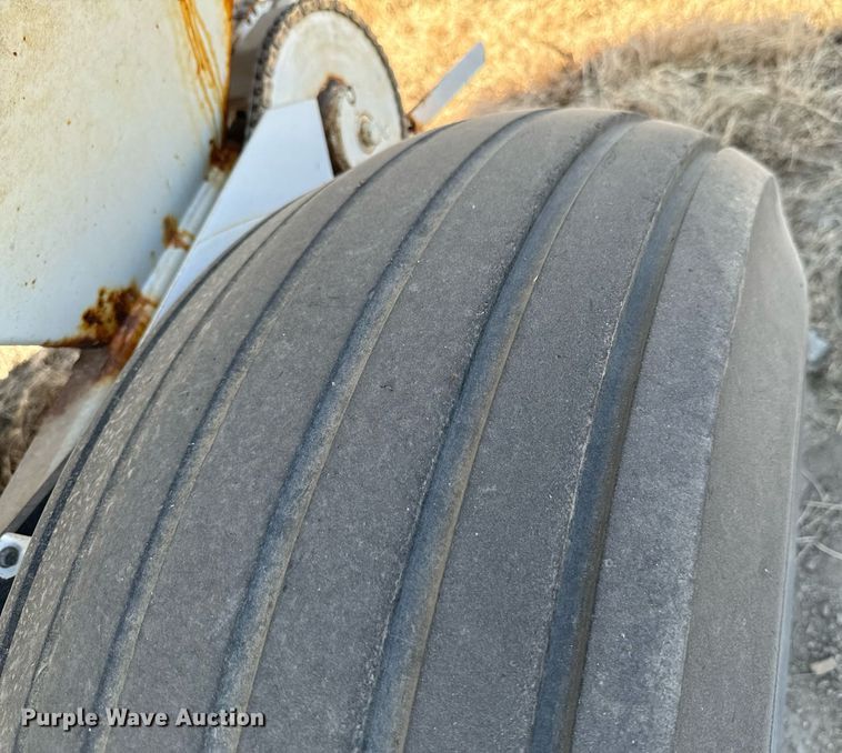 image for item JE9373 Willmar Super 800 spreader