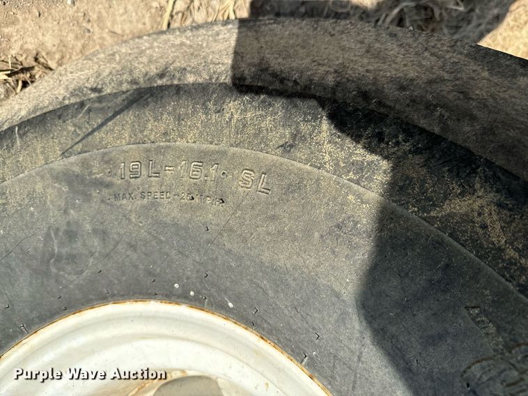 image for item JE9373 Willmar Super 800 spreader