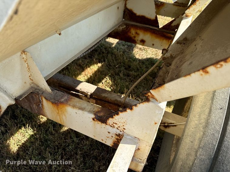 image for item JE9374 Willmar Super 800 spreader