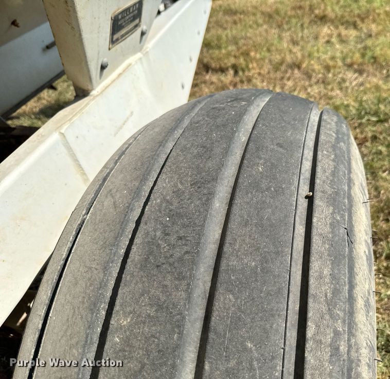 image for item JE9374 Willmar Super 800 spreader