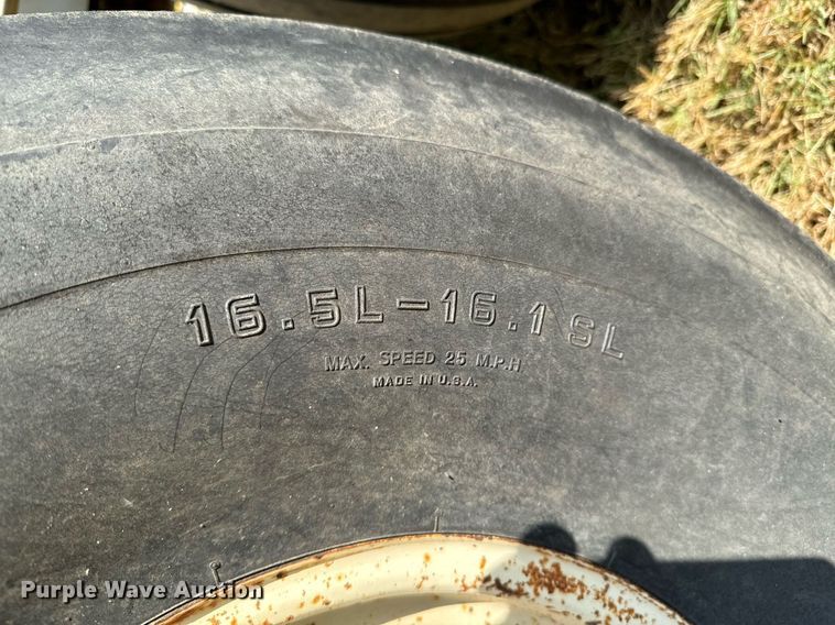 image for item JE9374 Willmar Super 800 spreader