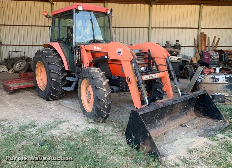 image for item JT9675 Kubota  M9000 MFWD tractor