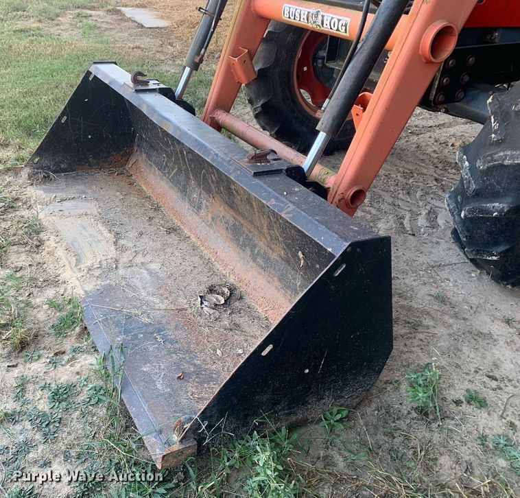 image for item JT9675 Kubota  M9000 MFWD tractor