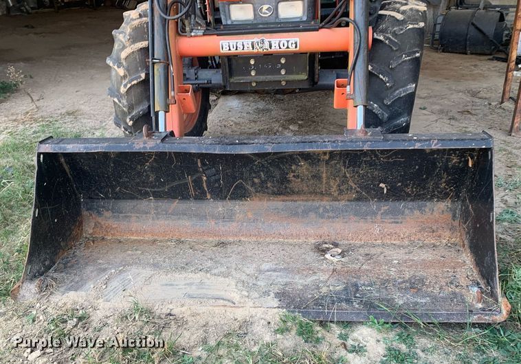 image for item JT9675 Kubota  M9000 MFWD tractor