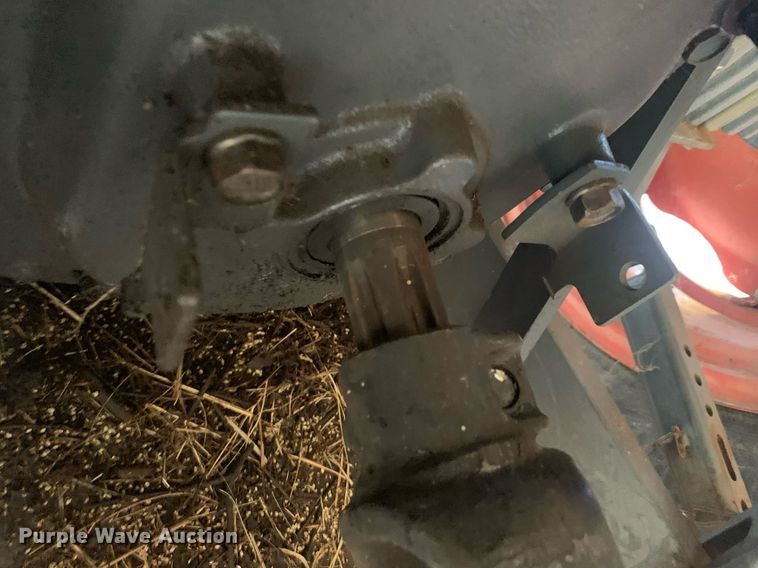 image for item JT9675 Kubota  M9000 MFWD tractor