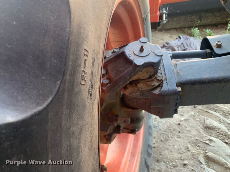 image for item JT9675 Kubota  M9000 MFWD tractor