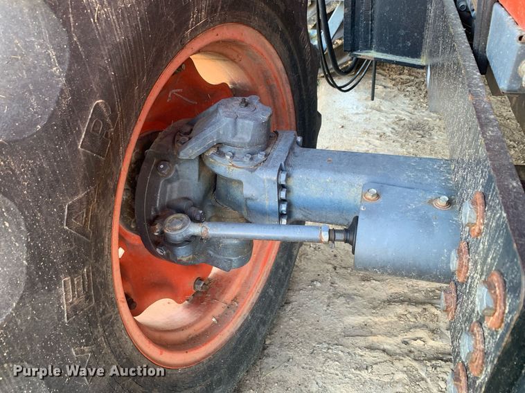 image for item JT9675 Kubota  M9000 MFWD tractor