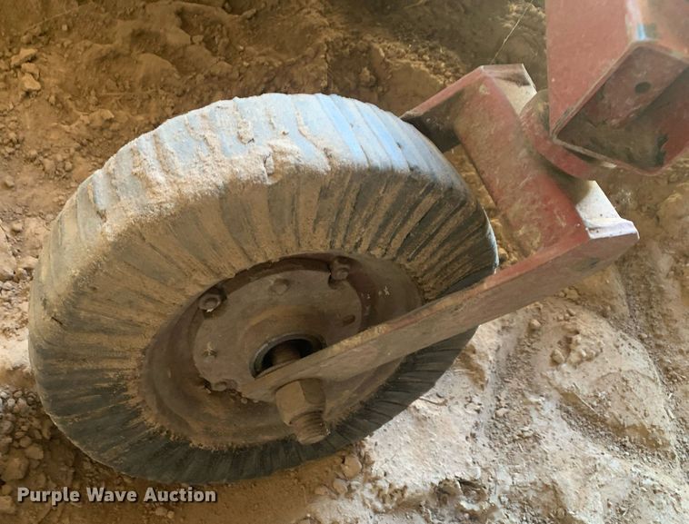 image for item JT9675 Kubota  M9000 MFWD tractor